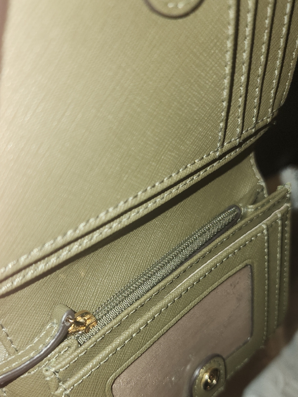 Michael Kors Saffiano Leather Bifold Wallet Olive Green - Picture 6 of 6